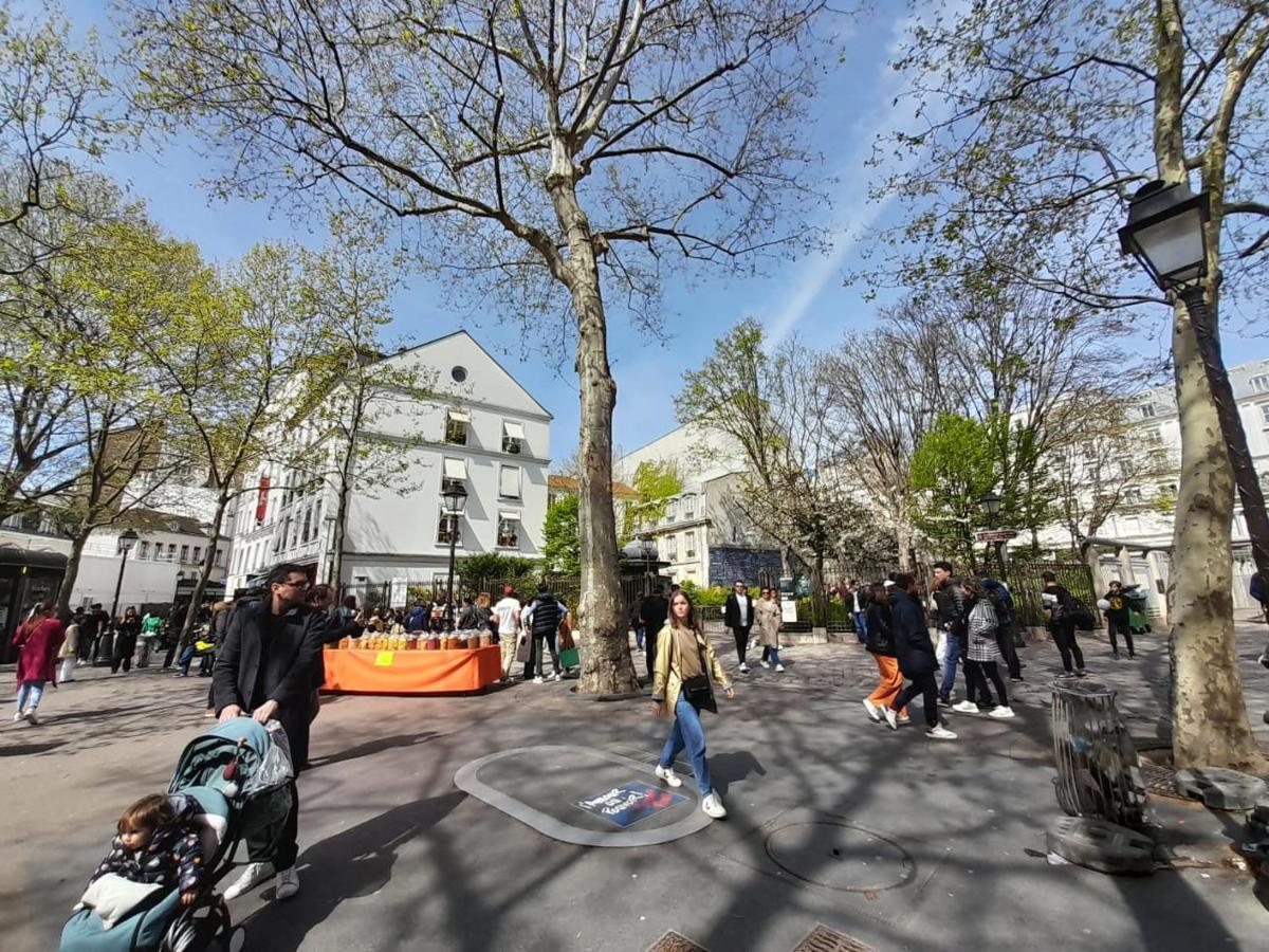 Appartamento Studio équipé métro Abbesses à Montmartre Parigi Esterno foto